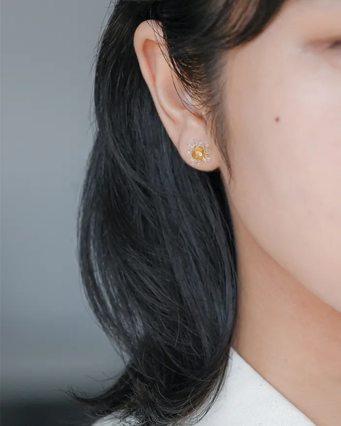 ピアス 朝焼けのカモミール クリア3